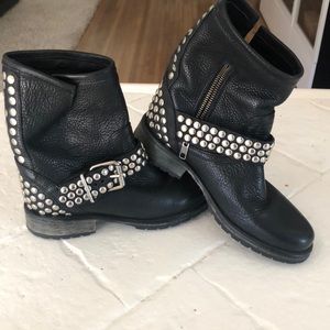 Steve Madden boots